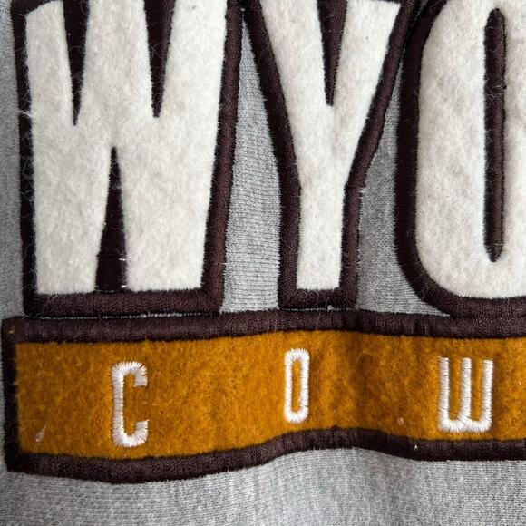Vintage Wyoming Cowboys MV Sports Gray Crew Neck Sweatshirt Sz Large Collegiate - Picture 8 of 16